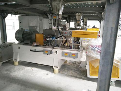 Extrudermachine met dubbele schroef