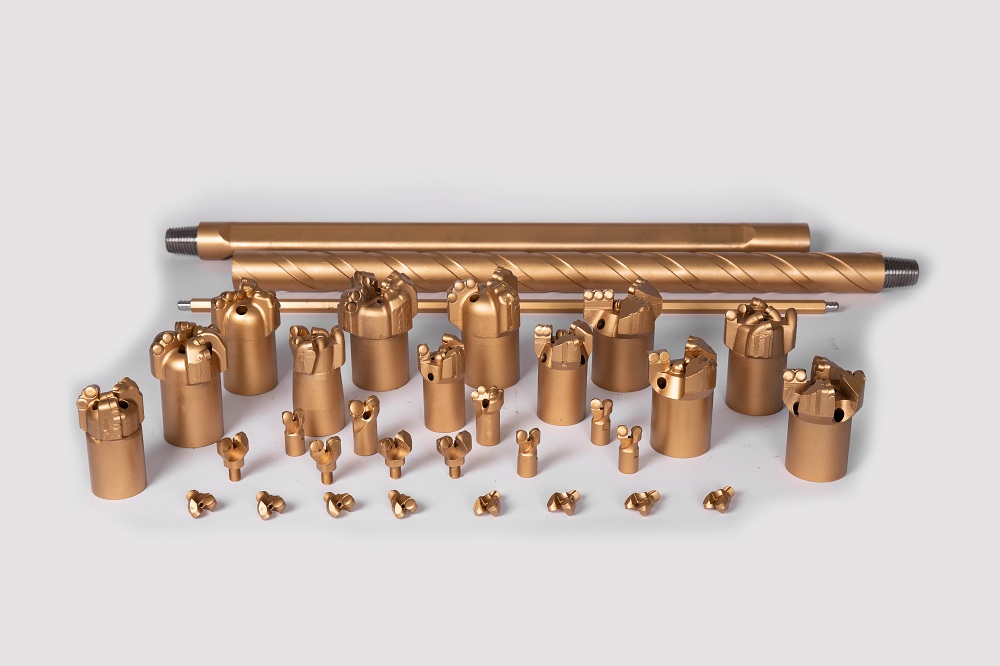 pdc 钻头和 pdc 钻杆 pdc bits and pdc drill rods