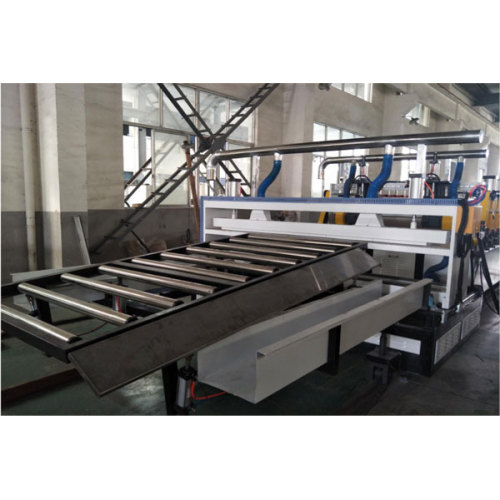 Machine de fabrication de panneaux de mousse PVC WPC