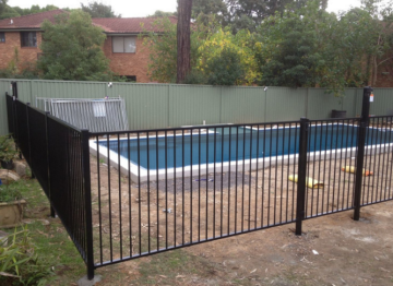 Flat Top Pool Fence For Swimming