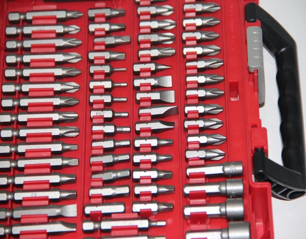 100 Pc Drilling and Driving Kit