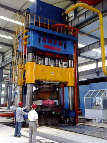3000 ton open die forging press in manufacturing process