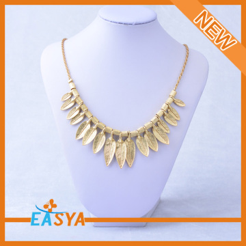 GOLD LEAVES NECKLACE THE SAWTOOTH NECKLACE THE GOLDEN LEAVES PENDANT NECKLACE