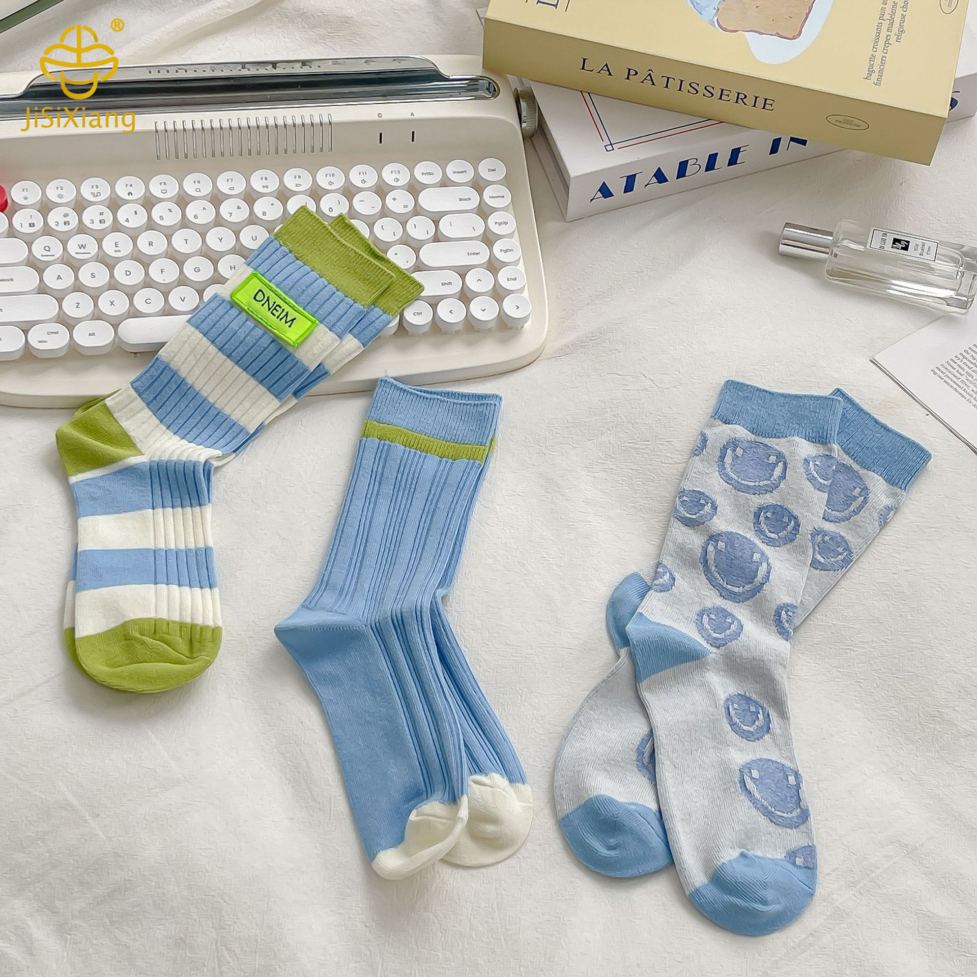 버전 스마일 페이스 천 으로고 미드 튜브 양말 유럽 트렌디 한 양말 version smiley face cloth logo mid tube socks European trendy sock