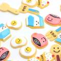 Różne 100 sztuk Kawaii żywica Cartoon miniaturowe produkty do dekoracji domku dla lalek Flatback miniaturowe kaboszony do domków dla lalek DIY Scrapbooking