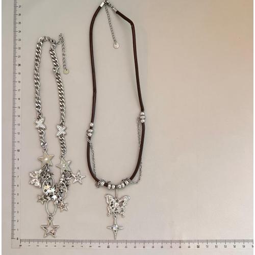 Chain tassel four pointed star niche clavicle chain