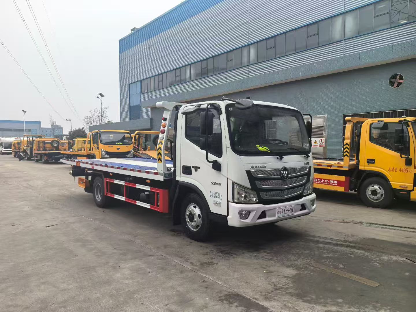 Эффективный бортовой транспорт для нужд логистики Efficient Flatbed Transport Vehicle for Logistics Needs