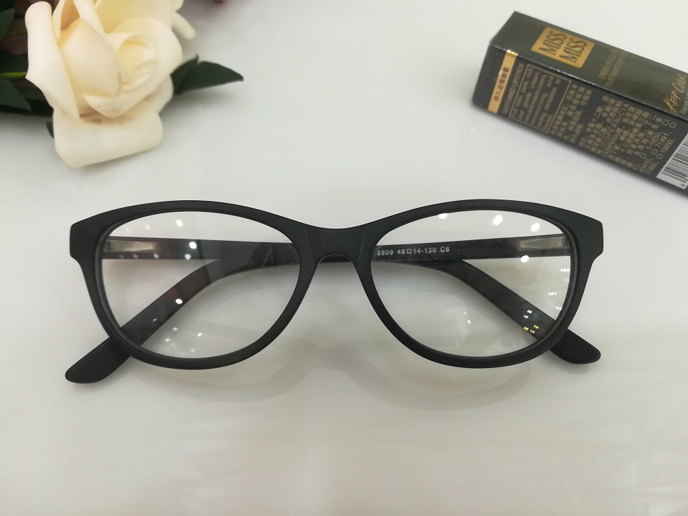 Cat Eye Oval Glasses
