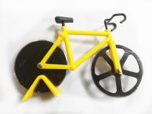 Interesting Bike style pizza cut