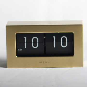 Retro Medium Flip Clock