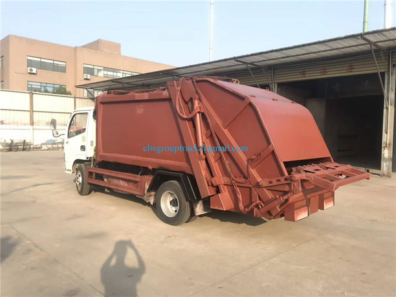 Compressed Garbage Truck 3