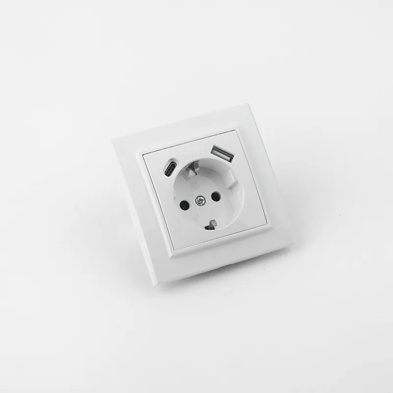 Европейская розетка с USB Type C