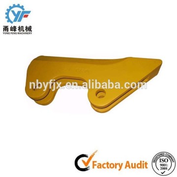 Shrouds protector for excavator bucket