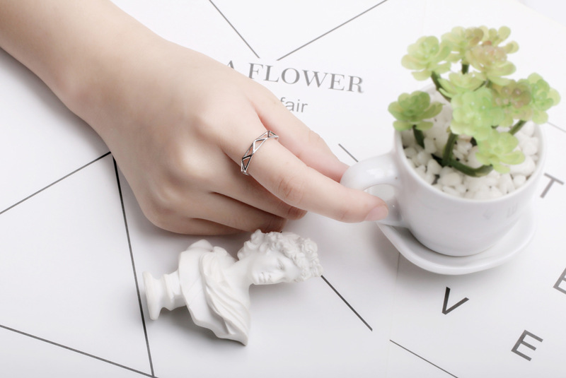 Simple personality creative jewelry geometric hollow index finger ring