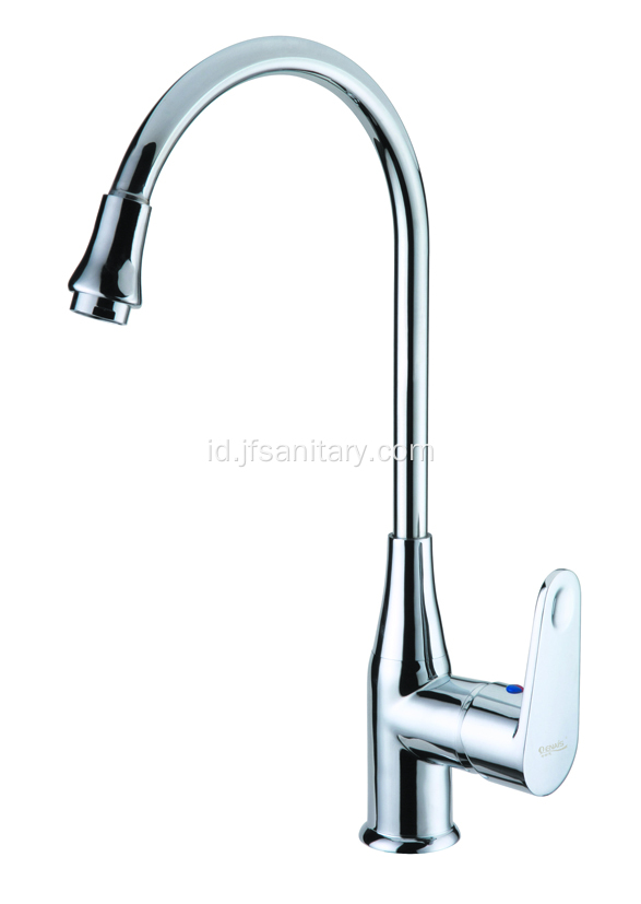 Faucet dapur kuningan yang dirancang dengan swivel