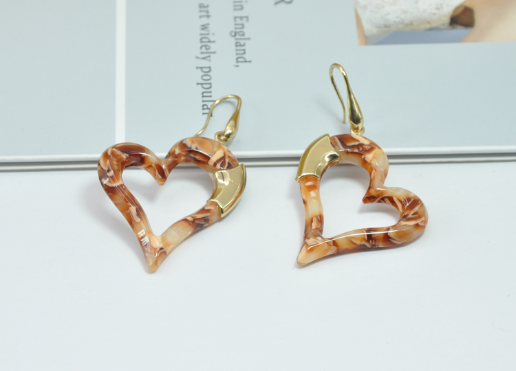 2020 2021 Custom simple fish hook ear jewelry for women Acrylic dangle heart earrings