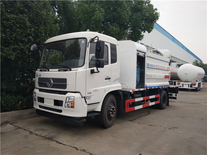 12cbm Dongfeng kamuwa da tanki mai tuƙi