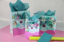 polk dot pattern bag