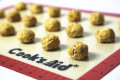 Non-stick silicone baking mat for cooking