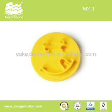 Lovely plastic bread toast cutter sandwich cutter mold maker