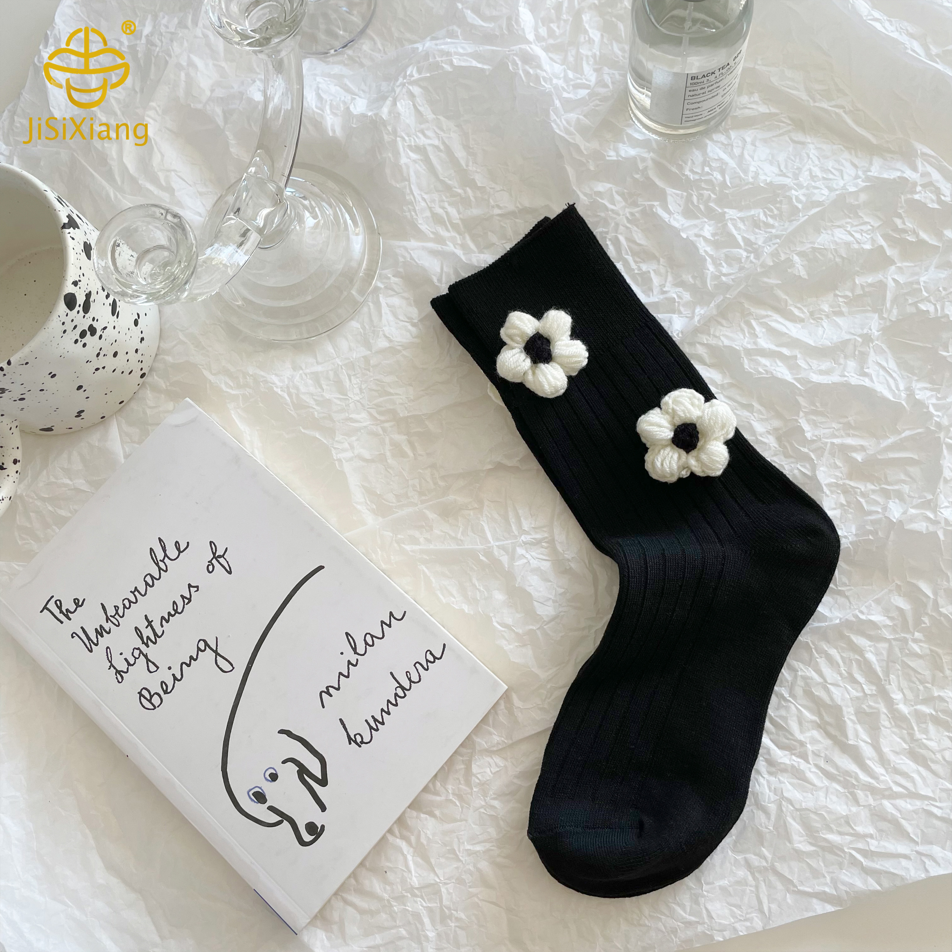 검은 색 3 차원 꽃 관은 가을과 겨울 스타일 black three-dimensional flower tube ins autumn and winter styles