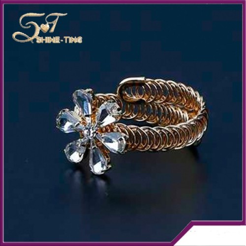 2016 transparent crystal flower hinge spring bracelet for girls
