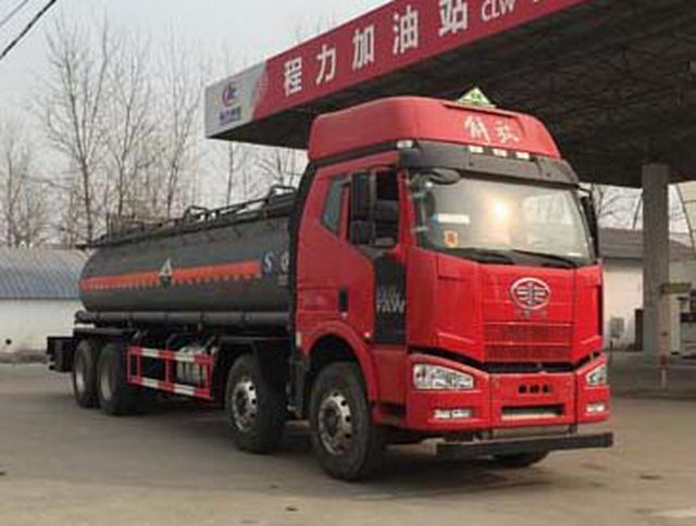 FAW 8X4 18CBM Chemical Liquid Tanker Truck