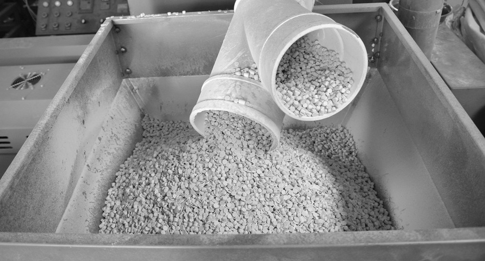 pvc granules feeding hopper