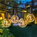 Décoration de jardin de patio de fête utilise la lumière des ampoules de Noël