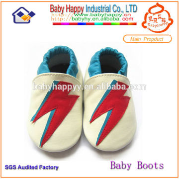 2014 best selling latest design attractive bright color baby shoes packaging