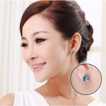 OUXI Fashion Female Crystal Jewelry Sweet Heart Stud Earrings