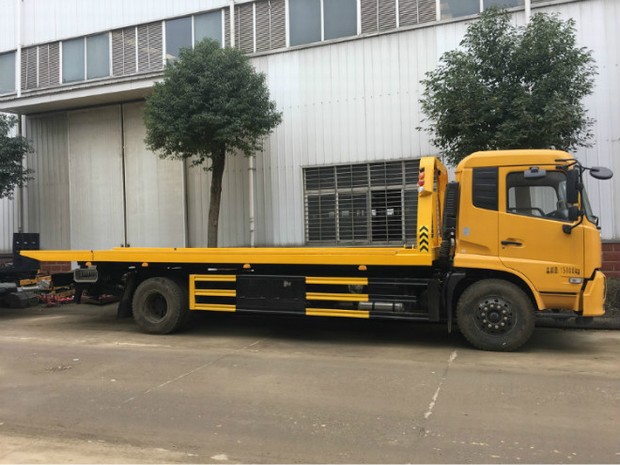 Dongfeng 4x2 Road Wreck Towing truck. شاحنة سحب حطام الطريق دونغفنغ 4x2