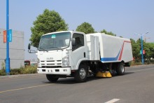 Isuzu ELF 700P Road Sweeper truck