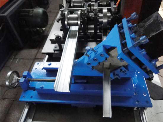 Metallbolzen Produktionslinien Trockenbau Profil Profiliermaschinen Metal Studs Production Lines Drywall Profile Roll Forming Equipment