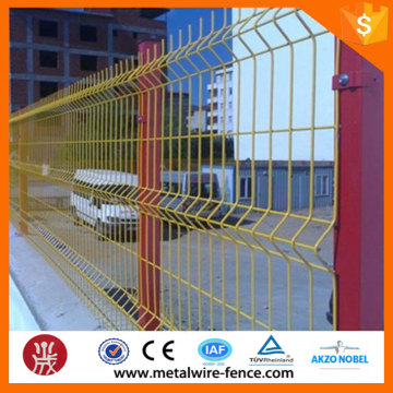 backyard metal fence/curved wire mesh fence(Factory direct sales)