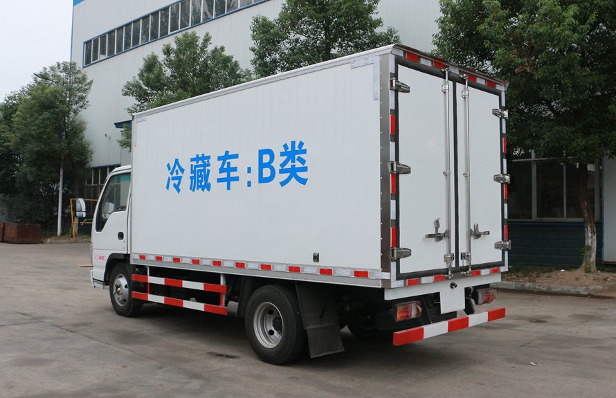 Isuzu refrigerated trucks 2