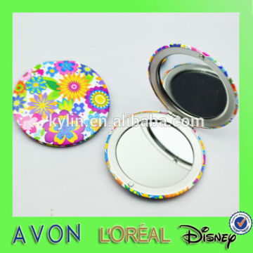 Delicate round aluminum pocket mirror