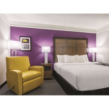 La Quinta Inn & Suites 3 Star Hotel Room Furniture Renovation