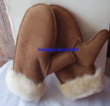 sheepskin mitten