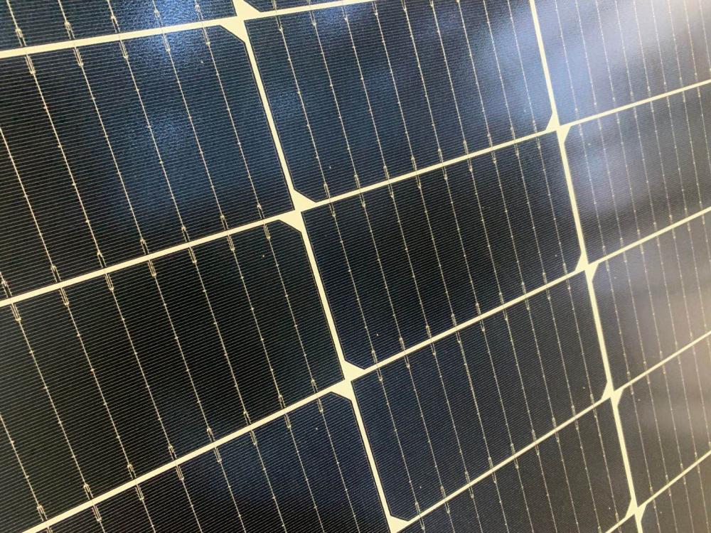 166mm half-cut Cells Mono Solar Panel 355 375W