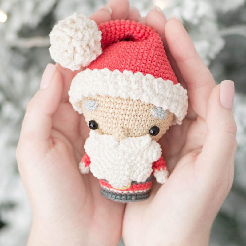 12 5 Crochet Christmas Santa