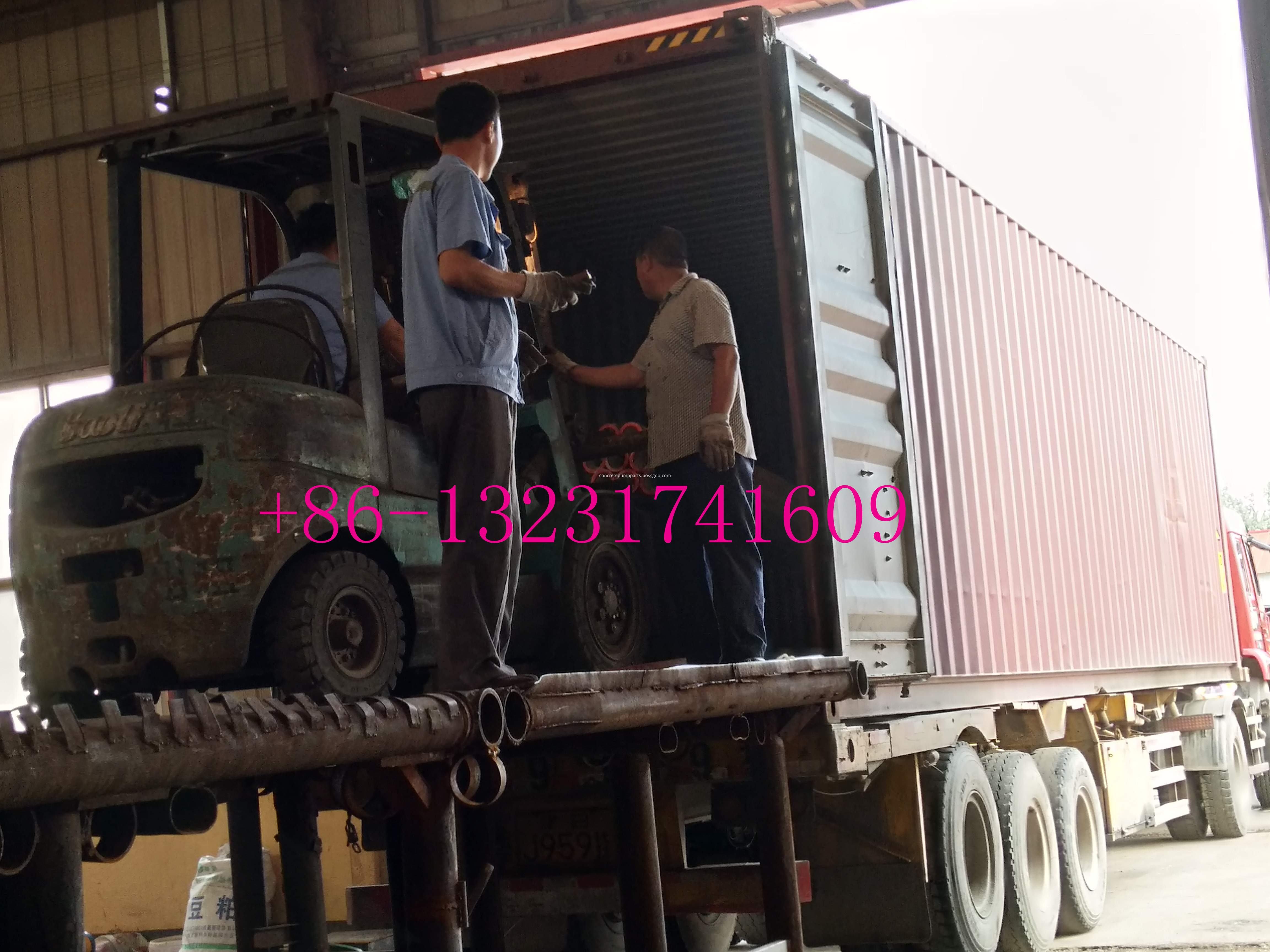 loading concrete pump pipe 