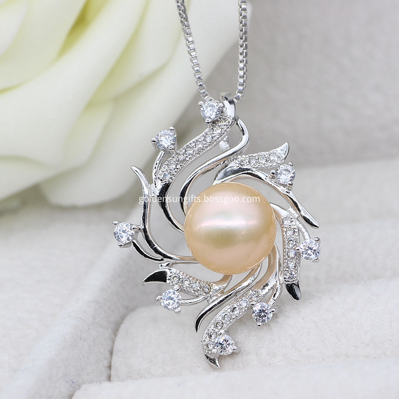 Fashion Pearl Cage Pendant