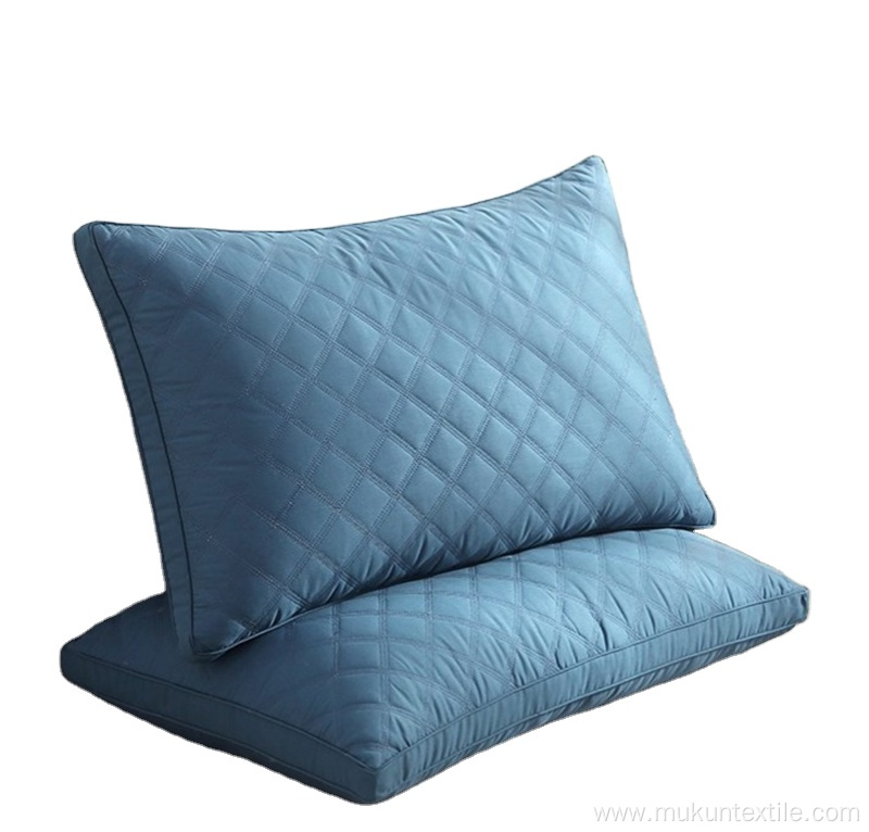 Traditional quilted solid hilton pillow Polyester filling