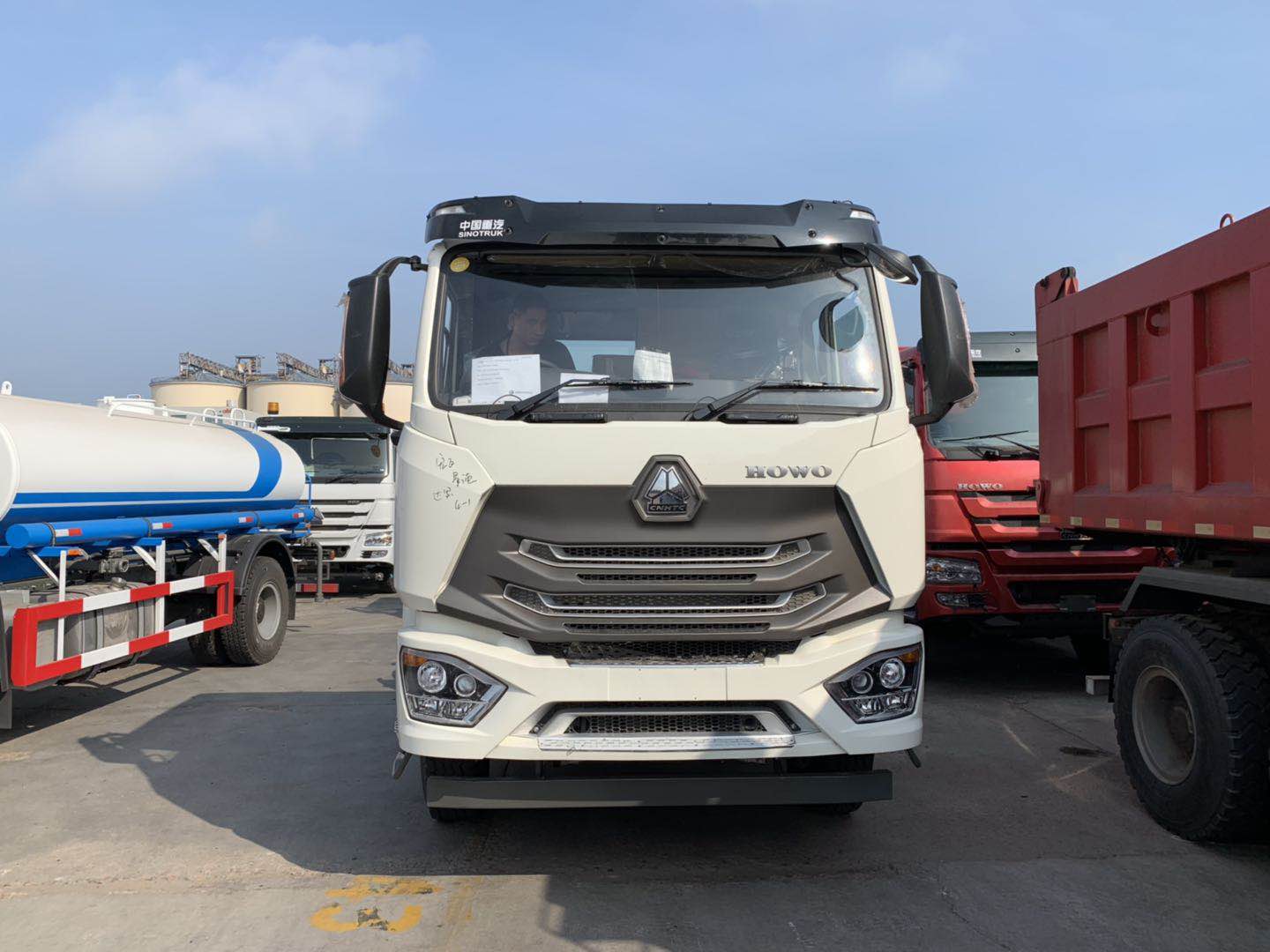 Sinotruk E7G 371 6x4 tractor truck