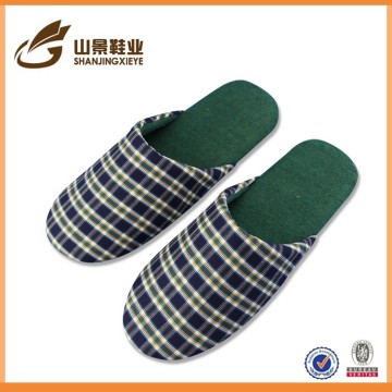 The newest japan style closed toe plaid dot house slipper shoe