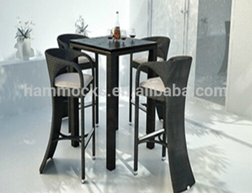 Round Wicker Dining Table & Chairs Set