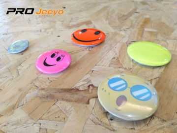 Smile shape reflective gadgets