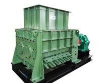 Double toothed roll crusher