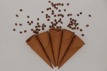 Coffee ice cream crunch cone